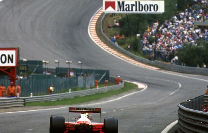 Eau Rouge, la curva donde Ayrton Senna hablaba con Dios.