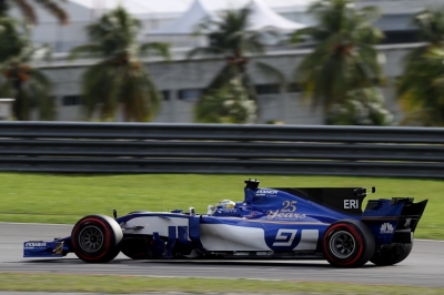 Sauber no ocupa el farolillo rojo gracias a Ferrari