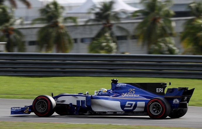 Sauber no ocupa el farolillo rojo gracias a Ferrari