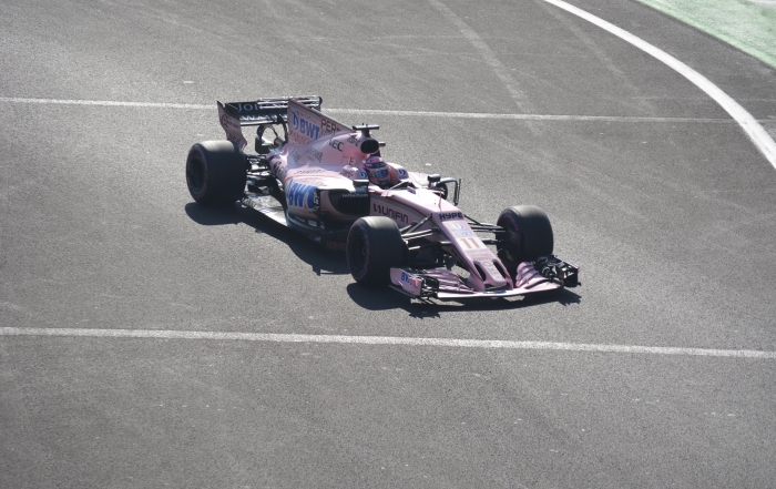 El Rosa Mexicano empieza bien en casa de Checo. @omarketingf1