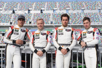 Juncadella con el equipo de Daytona