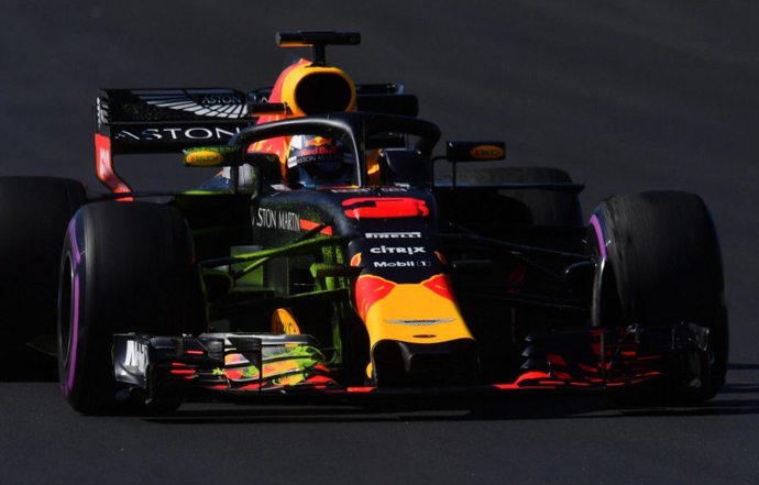 CRÓNICA Ricciardo vuela en Montmeló; otro día casi en blanco para Alonso y su McLaren