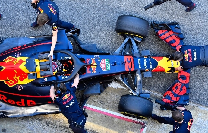 Red Bull solo se centra en rodar