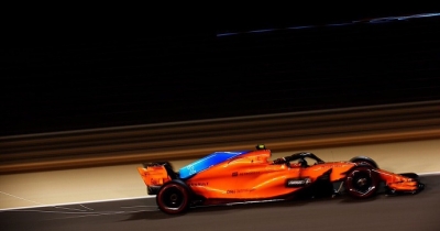 Los McLaren terminan de la mano