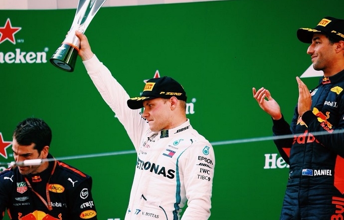 Bottas acarició la victoria en China hasta que apareció Ricciardo