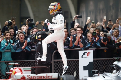 Aunque este año el GP chino es el tercero en el calendario, el año pasado fue el segundo tras Australia así que perduraba en las retinas de todos el overcut de Vettel a Hamilton y, el alemán de Ferrari, mandaba en el campeonato antes de disputarse este GP de China. 