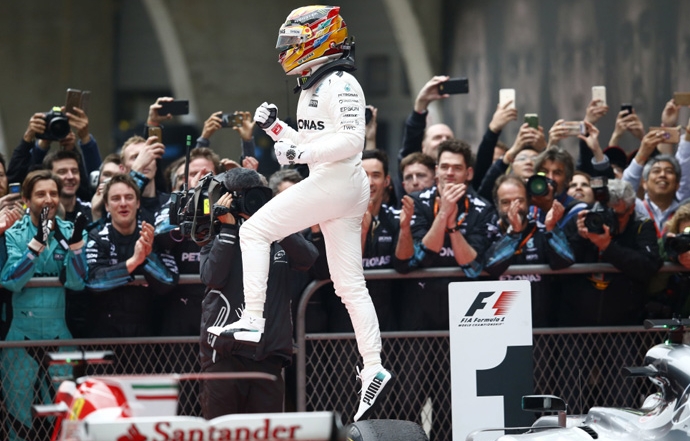 Aunque este año el GP chino es el tercero en el calendario, el año pasado fue el segundo tras Australia así que perduraba en las retinas de todos el overcut de Vettel a Hamilton y, el alemán de Ferrari, mandaba en el campeonato antes de disputarse este GP de China. 