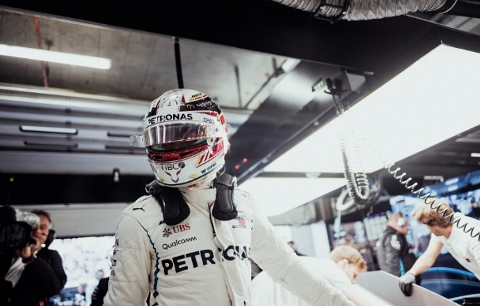 Hamilton continuará en Mercedes, según Niki Lauda