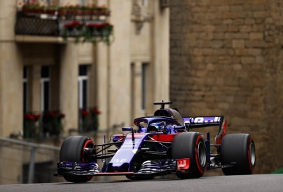 Los pilotos de Toro Rosso se estrenan en Bakú