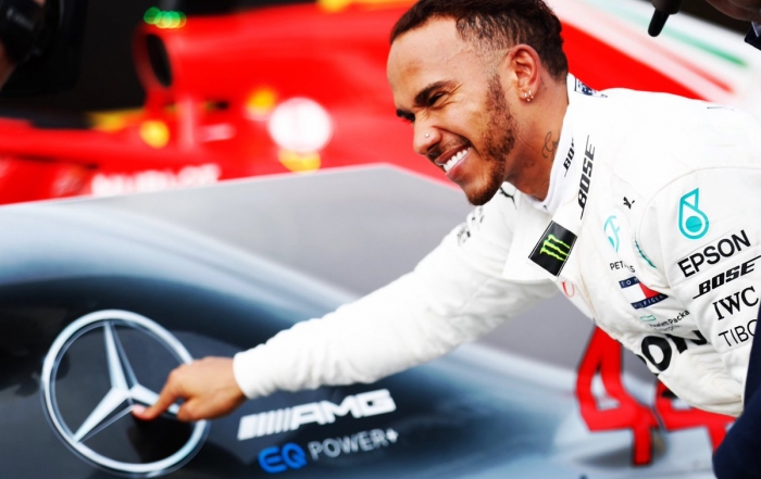 Lewis Hamilton renueva con Mercedes hasta 2020