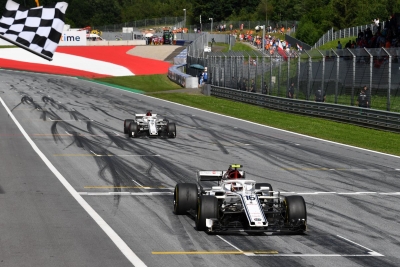 Domingo en Austria-Sauber: Doblete de los de Hinwil en los puntos