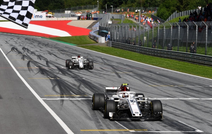 Domingo en Austria-Sauber: Doblete de los de Hinwil en los puntos