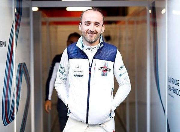 Kubica firmó por Ferrari en 2012