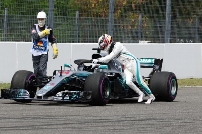 Sábado en Alemania-Mercedes: Duro golpe antes de la carrera