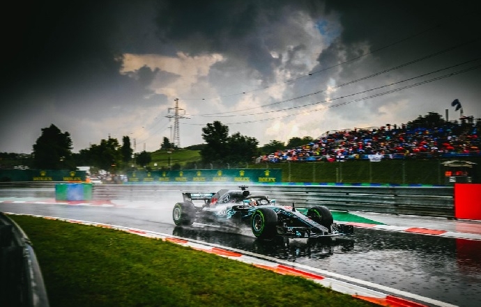 Sábado en Hungría-Mercedes: Hamilton más lluvia es igual a pole