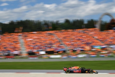 Domingo en Austria - Red Bull: El Ring baila a ritmo de Max