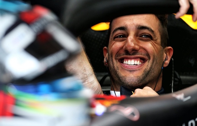 Ricciardo firma por dos temporadas con Renault