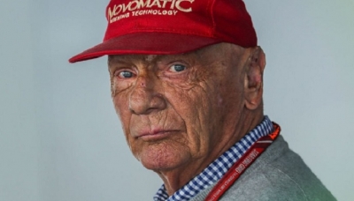 Niki Lauda mejora: Puede hablar y ya entrena su respiración