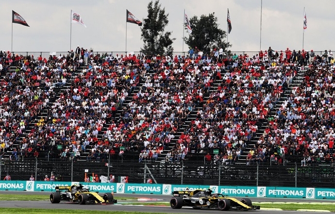 Domingo en México-Renault: Sainz sufre la fiabilidad del coche galo