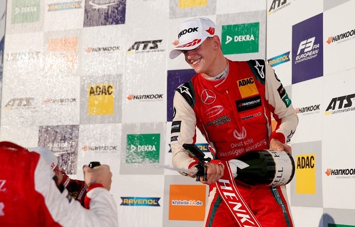 Mick Schumacher sopesa sus opciones para 2019