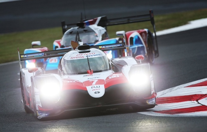 Pole para el Toyota 7 en Fuji