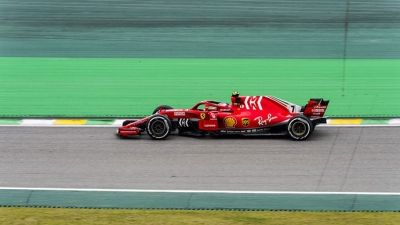 domingo en brasil ferrari kimi al podio seb con problemas