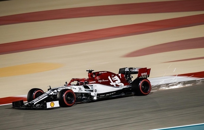 Domingo en Baréin Alfa Romeo Kimi en los puntos