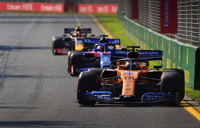 Carlos Sainz, confiado con el MCL34: "Hemos visto áreas prometedoras de rendimiento"