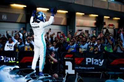 Crónica: Cuarto doblete de Mercedes en F1 2019 y Bottas implacable en Bakú