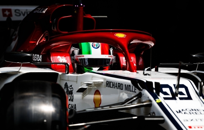 Domingo en China - Alfa Romeo: Un gran Kimi consigue ser 9º, Giovinazzi sube hasta el 15º