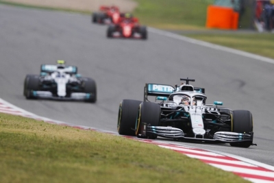 Domingo en China - Mercedes: Como apisonadoras por Shanghai