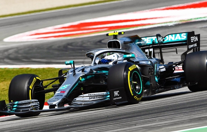 Libres en España: Mercedes reafirma su dominio con Sainz en el 'top 10'