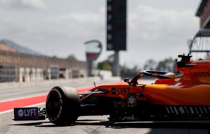 McLaren sigue su desarrollo en los test de Barcelona