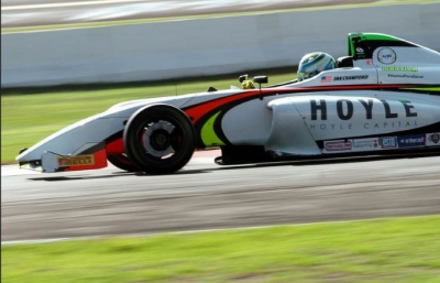 Con doblete Jak Crawford gana el GP de Puebla de la FIA F4 NACAM