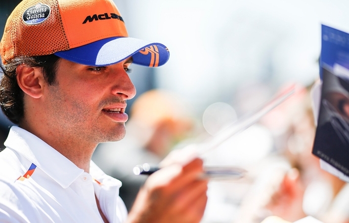 Sainz admite que le fue más fácil adaptarse a McLaren que a Renault