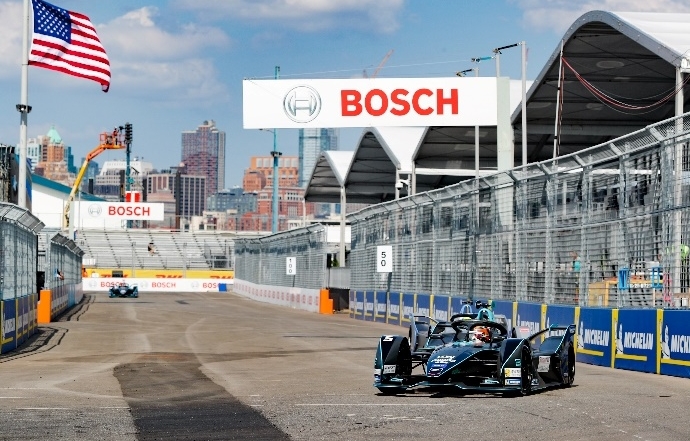 De punta a punta: las calles de New York son de Buemi