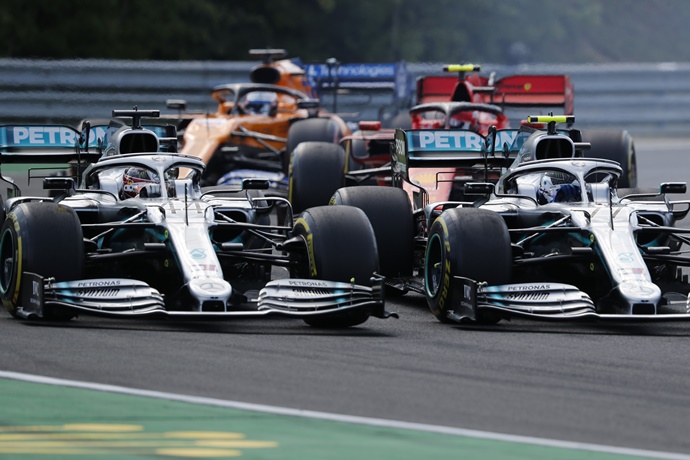 Bottas pensará de mejor forma sus batallas con Hamilton: "Queremos maximizar los puntos y no queremos comprometer las opciones"