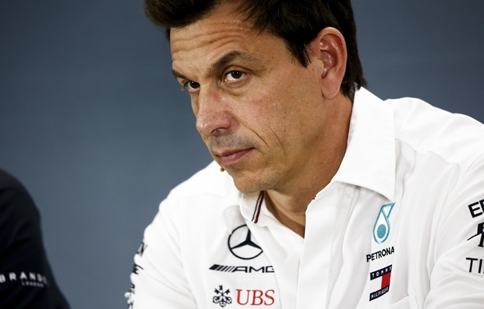 Wolff calcula el déficit de potencia con Ferrari, pero confía en equilibrar la lucha