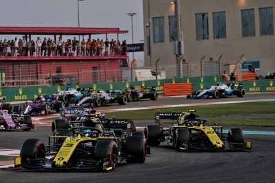 Domingo en Abu Dabi - Renault: Final sin puntos