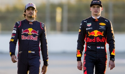 Sainz no está al nivel de Verstappen, según Helmut Marko