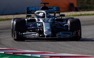 Mercedes sufre con su motor durante la primera semana de test