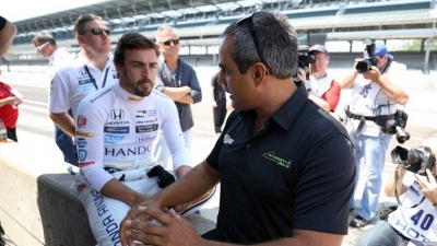 Montoya no ve a Alonso en Renault