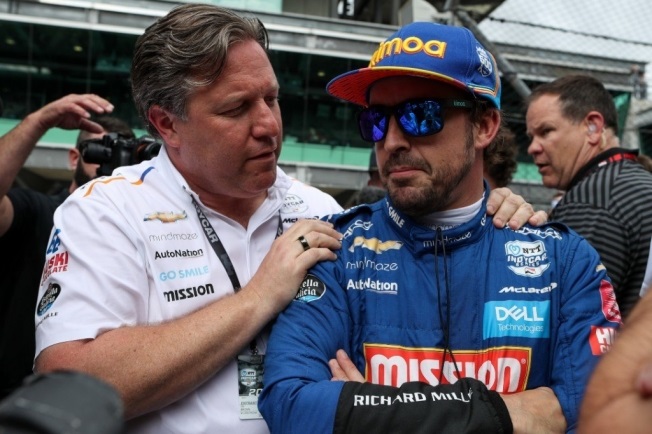 Zak Brown sabe de la gran ventaja que tendrá Alpine con Alonso