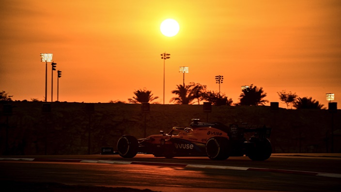 Viernes en Sakhir - McLaren, con problemas mecánicos y lejos de los de arriba