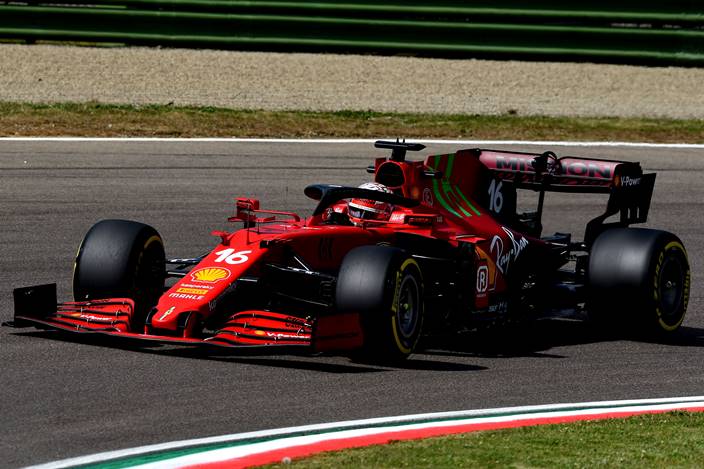 Sábado en Emilia Romaña – Ferrari: Leclerc se clasifica en P4 y Sainz se queda a las puertas de la Q3