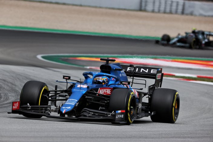 Domingo en España - Alpine se equivoca con la estrategia: Ocon es noveno y Alonso cae de los puntos