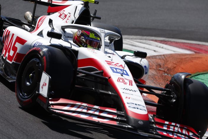 Domingo en Italia - Haas se queda atrapado en el fondo