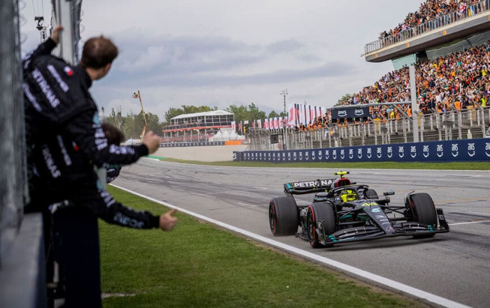 Hamilton acaba 2º en Barcelona