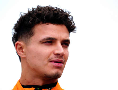 Lando Norris (McLaren) domina el arranque de test en Baréin y Carlos Sainz es quinto